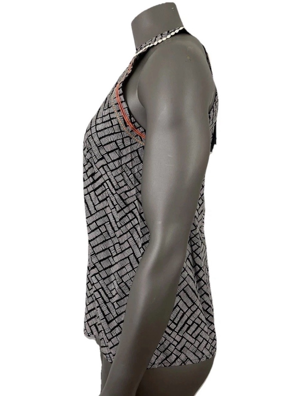 Le Sample Top Women’s XS Stitch Fix Black Tribal Print Embroidered Sleeveless - Picture 3 of 10